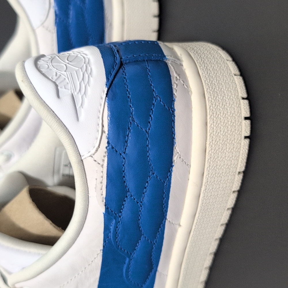 NIKE Air Jordan 1 Centre Court Military Blue